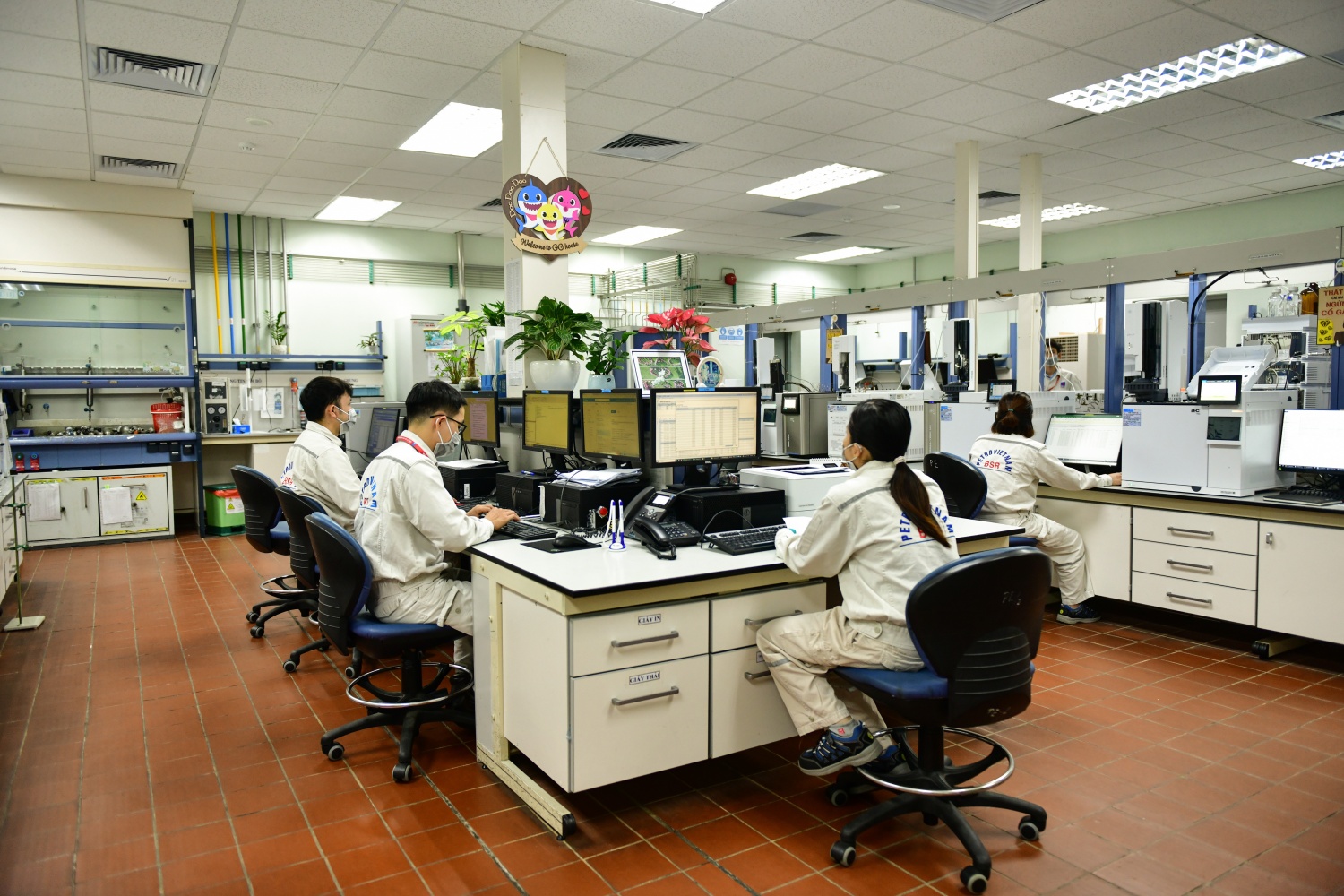 Gần 2 thập kỷ cùng giữ nhịp vận hành, giữ lửa yêu thương Gần 2 thập kỷ cùng giữ nhịp vận hành, giữ lửa yêu thương