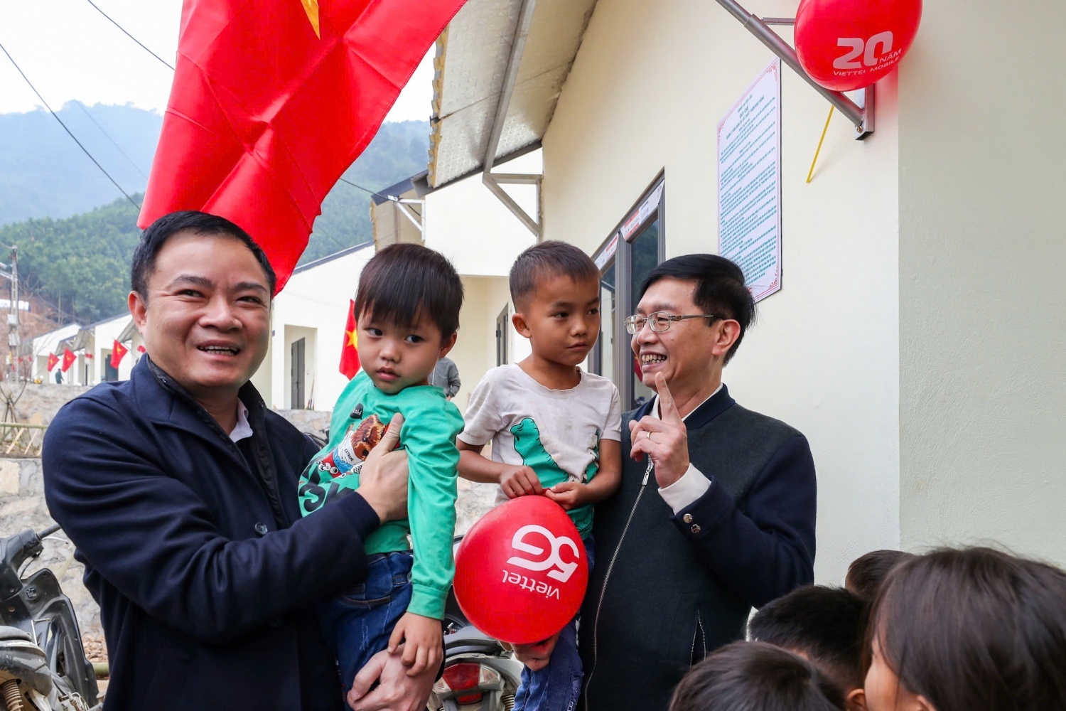 Bài 5: An sinh xã hội - chữ “An” nghĩa tình trong sứ mệnh Petrovietnam Bài 5: An sinh xã hội - chữ “An” nghĩa tình trong sứ mệnh Petrovietnam