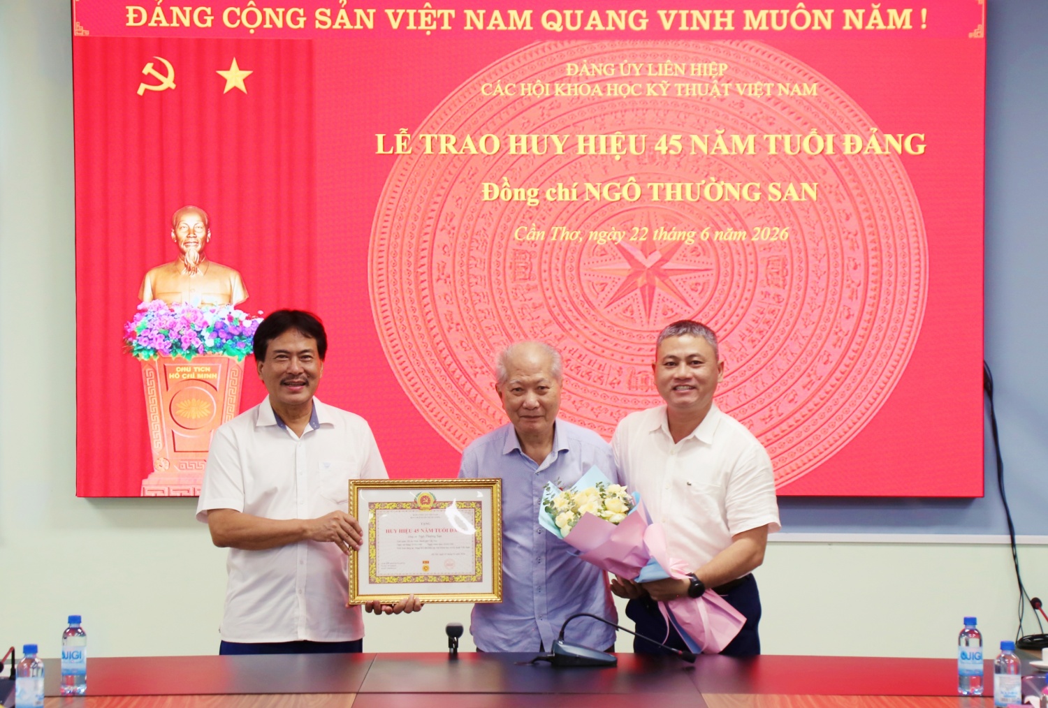 Hành trình 45 năm tuổi Đảng và lần trở về đầy xúc động của ông Ngô Thường San