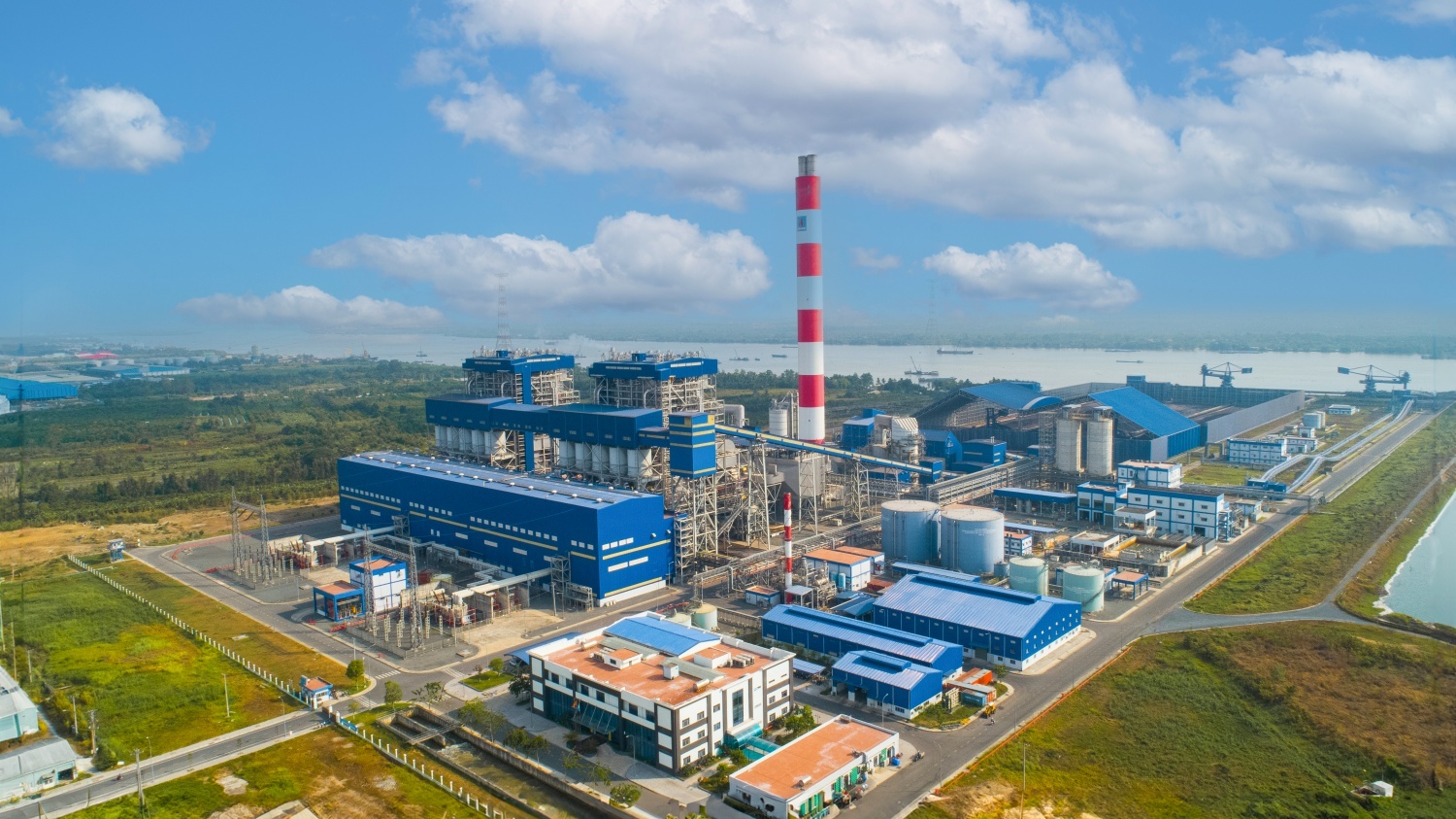 Bài 1: Nhiệt điện vẫn là trụ đỡ của hệ thống điện trong giai đoạn tăng trưởng mới