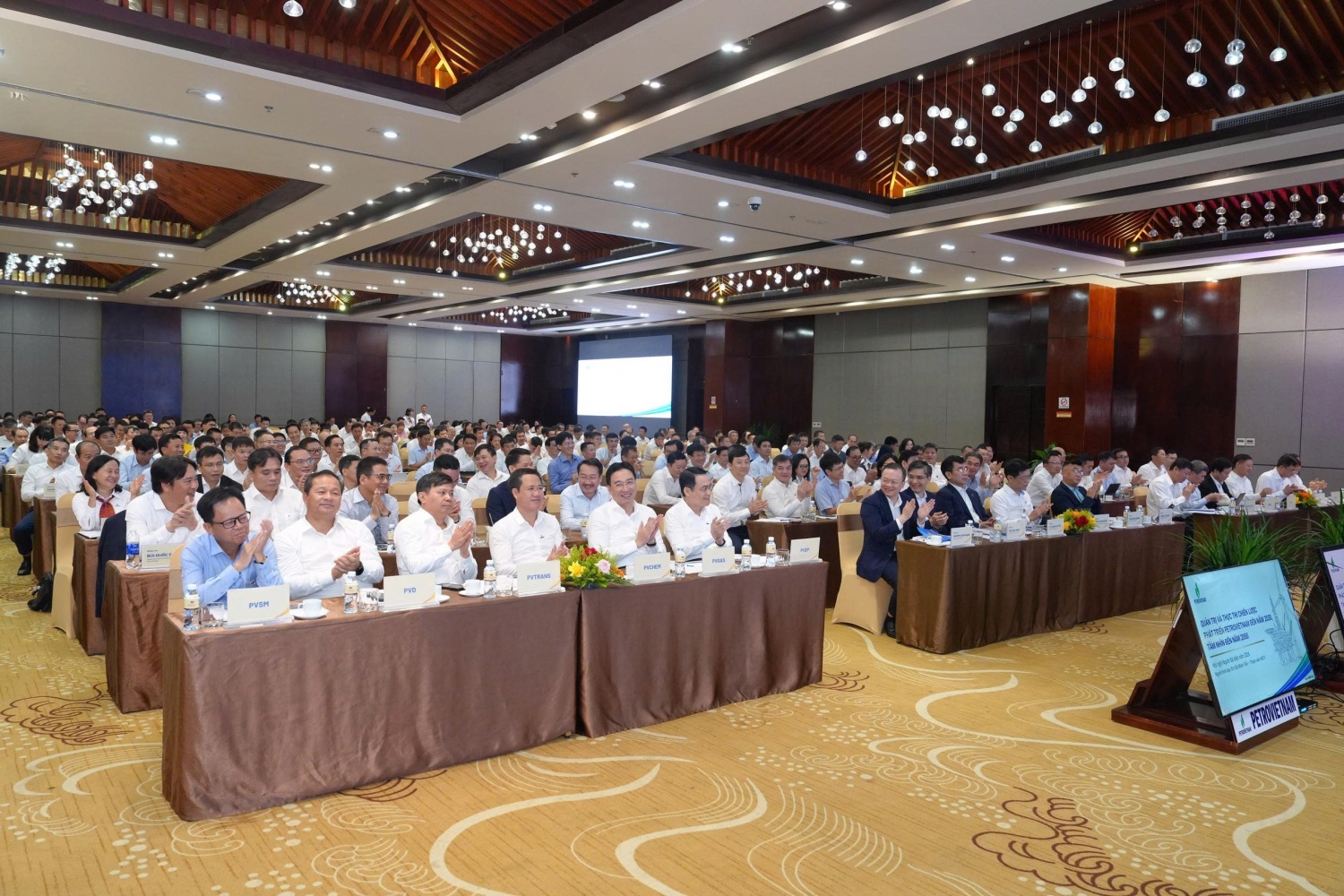 Petrovietnam phát huy vai trò người đại diện trong giai đoạn tăng trưởng mới Petrovietnam phát huy vai trò người đại diện trong giai đoạn tăng trưởng mới