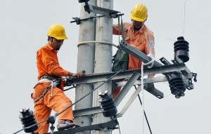Bảo đảm an toàn hệ thống điện trước bão số 1 và mưa lũ sau bão