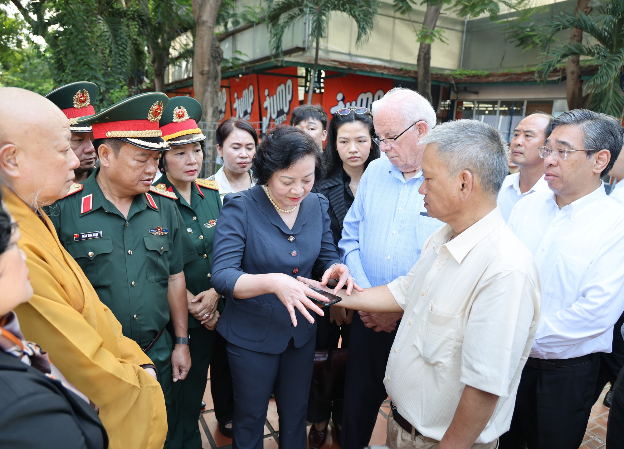 Thông tin mới về việc tìm kiếm, xác định rãnh mộ tập thể liệt sĩ tại Công viên Lê Thị Riêng