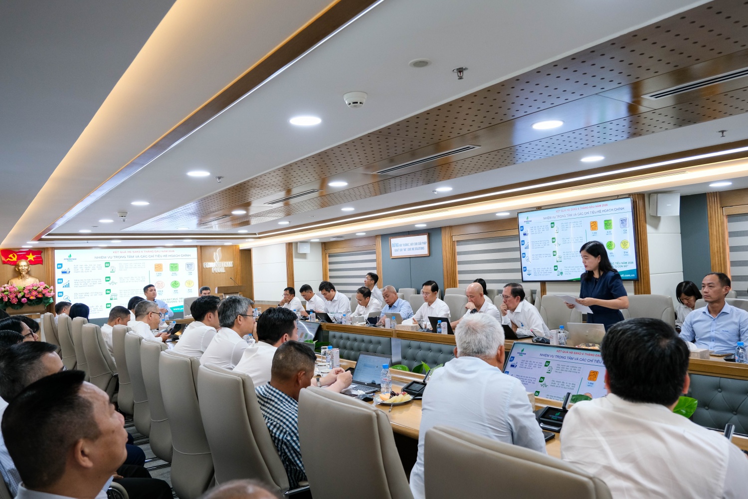 PVOIL tăng trưởng cao trong 6 tháng đầu năm, nỗ lực hoàn thành kế hoạch cả năm 2026 PVOIL tăng trưởng cao trong 6 tháng đầu năm, nỗ lực hoàn thành kế hoạch cả năm 2026