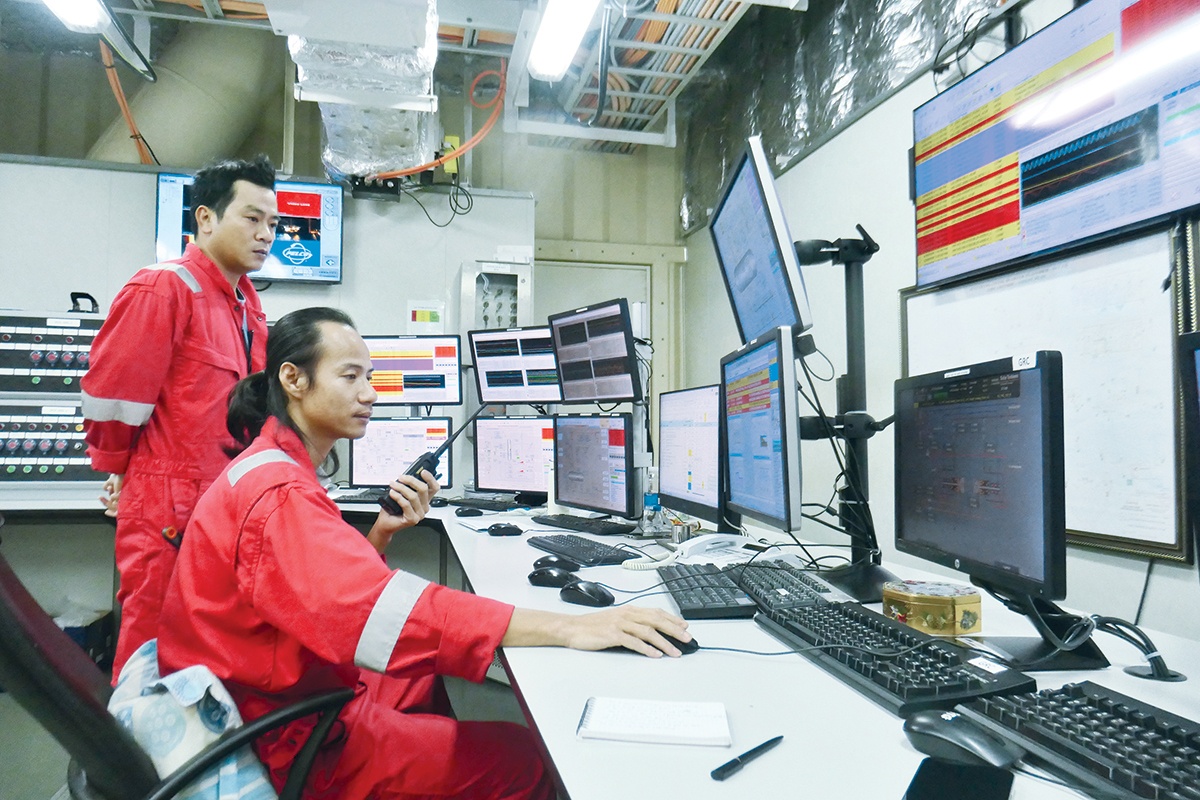 Chuyện mới trên giàn khoan: 3 ngày ở Sư Tử Trắng