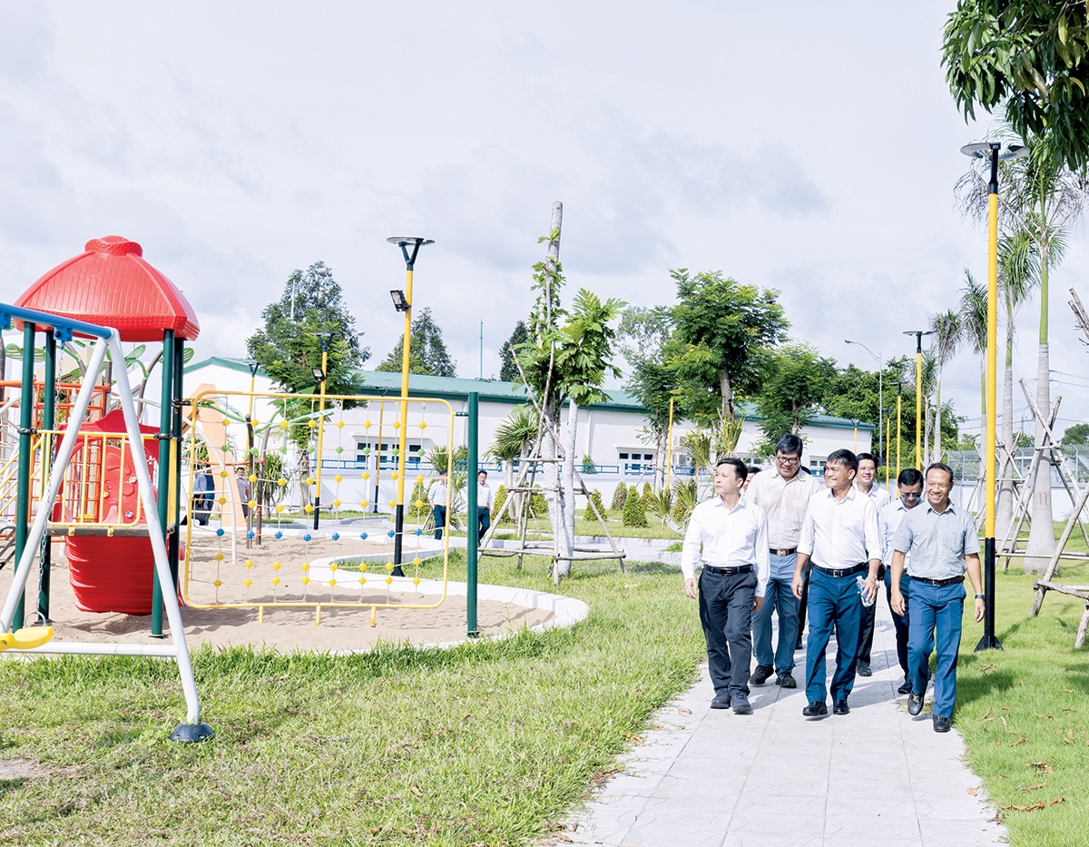 Mái nhà chung giữa vùng cực Nam Mái nhà chung giữa vùng cực Nam