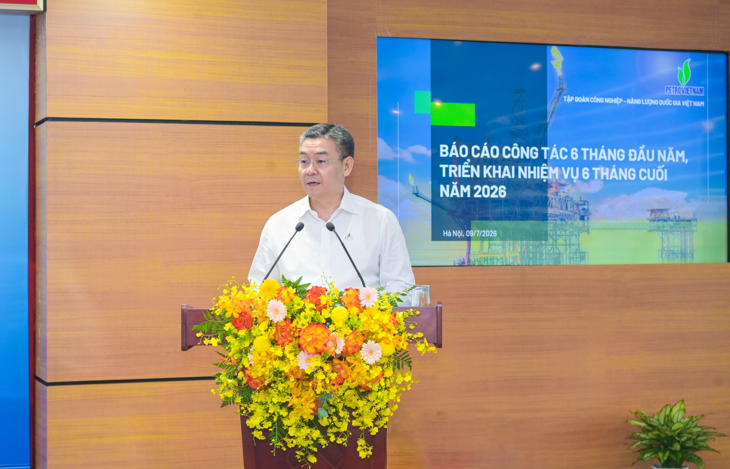 Petrovietnam đóng góp quan trọng vào ổn định kinh tế vĩ mô, bảo đảm các cân đối lớn của nền kinh tế Petrovietnam đóng góp quan trọng vào ổn định kinh tế vĩ mô, bảo đảm các cân đối lớn của nền kinh tế