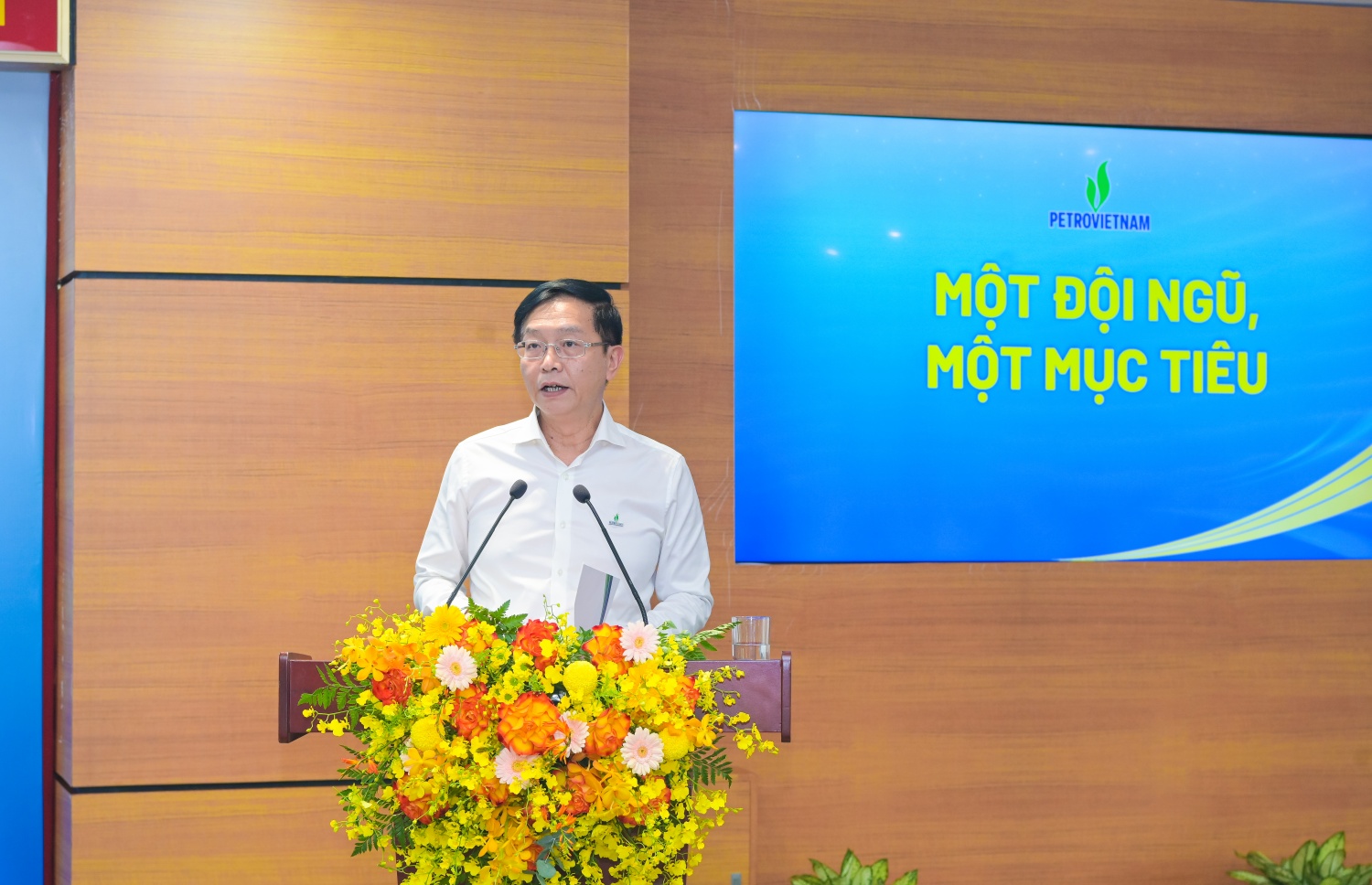 Petrovietnam đóng góp quan trọng vào ổn định kinh tế vĩ mô, bảo đảm các cân đối lớn của nền kinh tế Petrovietnam đóng góp quan trọng vào ổn định kinh tế vĩ mô, bảo đảm các cân đối lớn của nền kinh tế