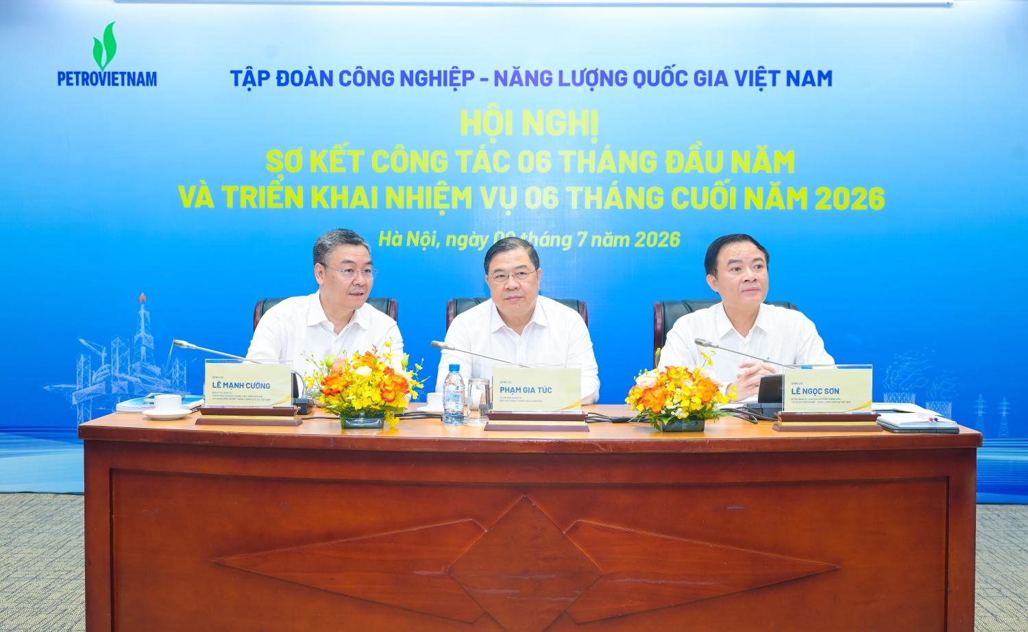 Petrovietnam đóng góp quan trọng vào ổn định kinh tế vĩ mô, bảo đảm các cân đối lớn của nền kinh tế Petrovietnam đóng góp quan trọng vào ổn định kinh tế vĩ mô, bảo đảm các cân đối lớn của nền kinh tế