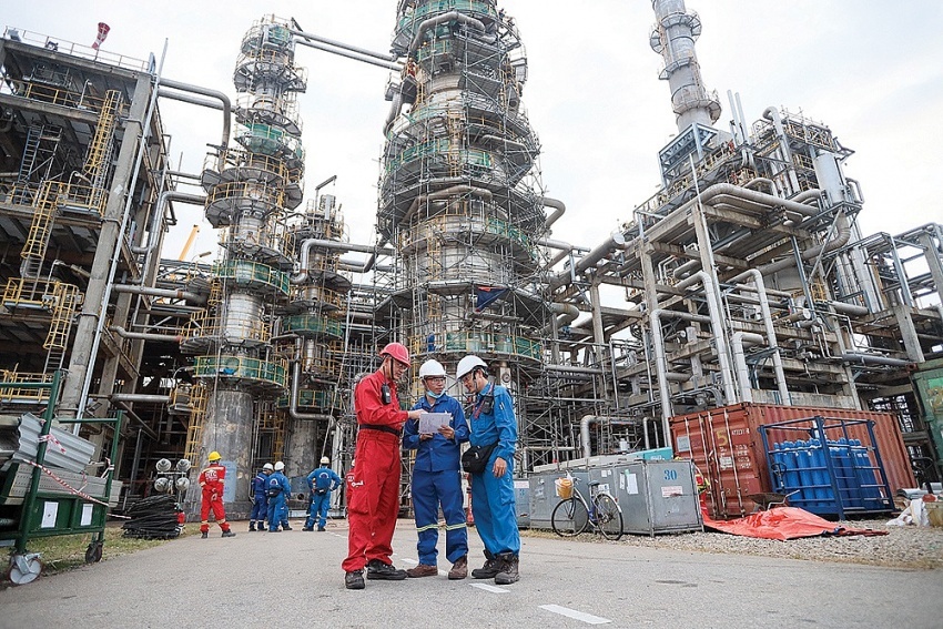 Petrovietnam đóng góp quan trọng vào ổn định kinh tế vĩ mô, bảo đảm các cân đối lớn của nền kinh tế Petrovietnam đóng góp quan trọng vào ổn định kinh tế vĩ mô, bảo đảm các cân đối lớn của nền kinh tế