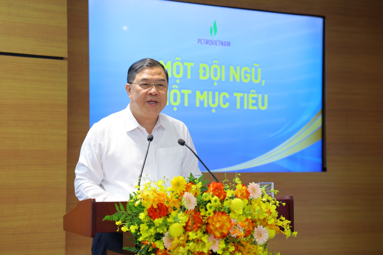 Petrovietnam đóng góp quan trọng vào ổn định kinh tế vĩ mô, bảo đảm các cân đối lớn của nền kinh tế Petrovietnam đóng góp quan trọng vào ổn định kinh tế vĩ mô, bảo đảm các cân đối lớn của nền kinh tế