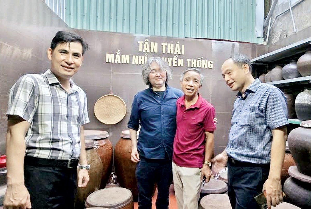 Người giữ “giọt nồng” làng biển
