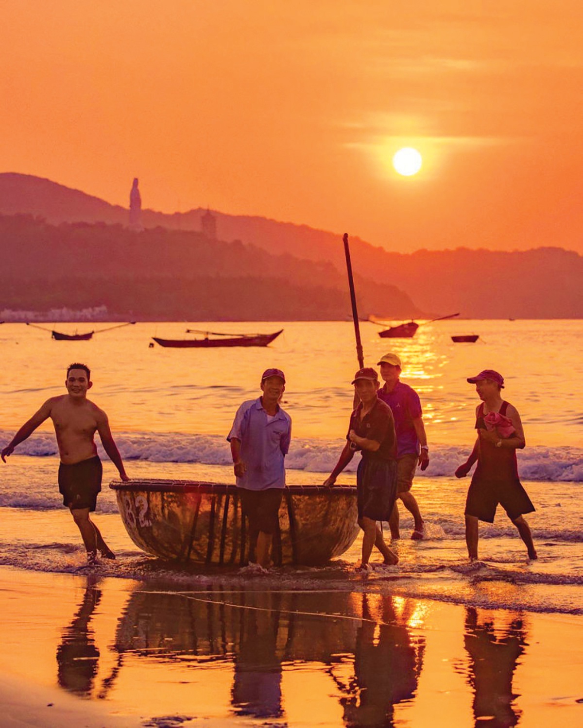 Người giữ “giọt nồng” làng biển