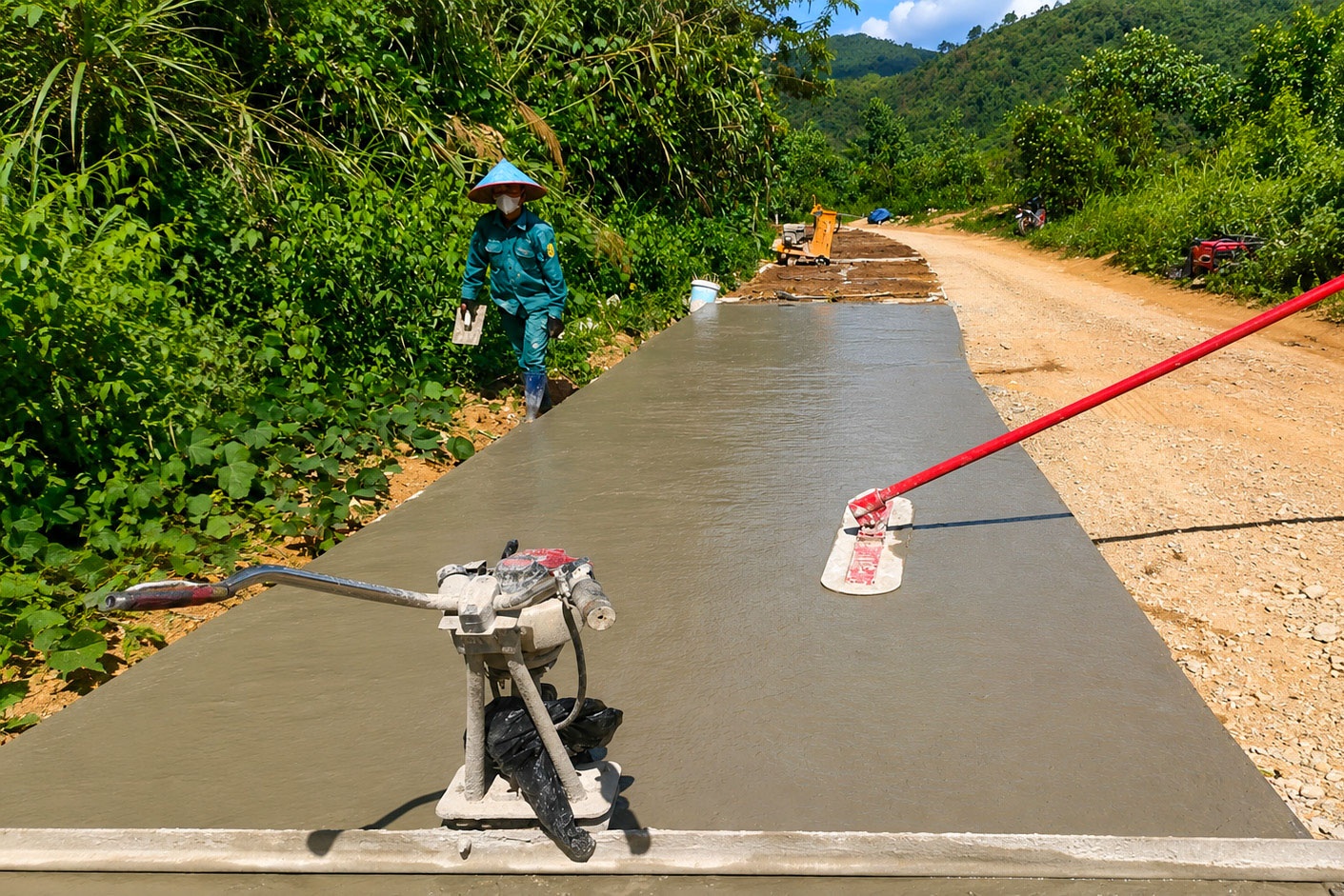 Thủy điện Đakđrinh quyết tâm hoàn thành sửa chữa tuyến đường tránh ngập cho địa phương trước mùa mưa lũ 2026 Thủy điện Đakđrinh quyết tâm hoàn thành sửa chữa tuyến đường tránh ngập cho địa phương trước mùa mưa lũ 2026