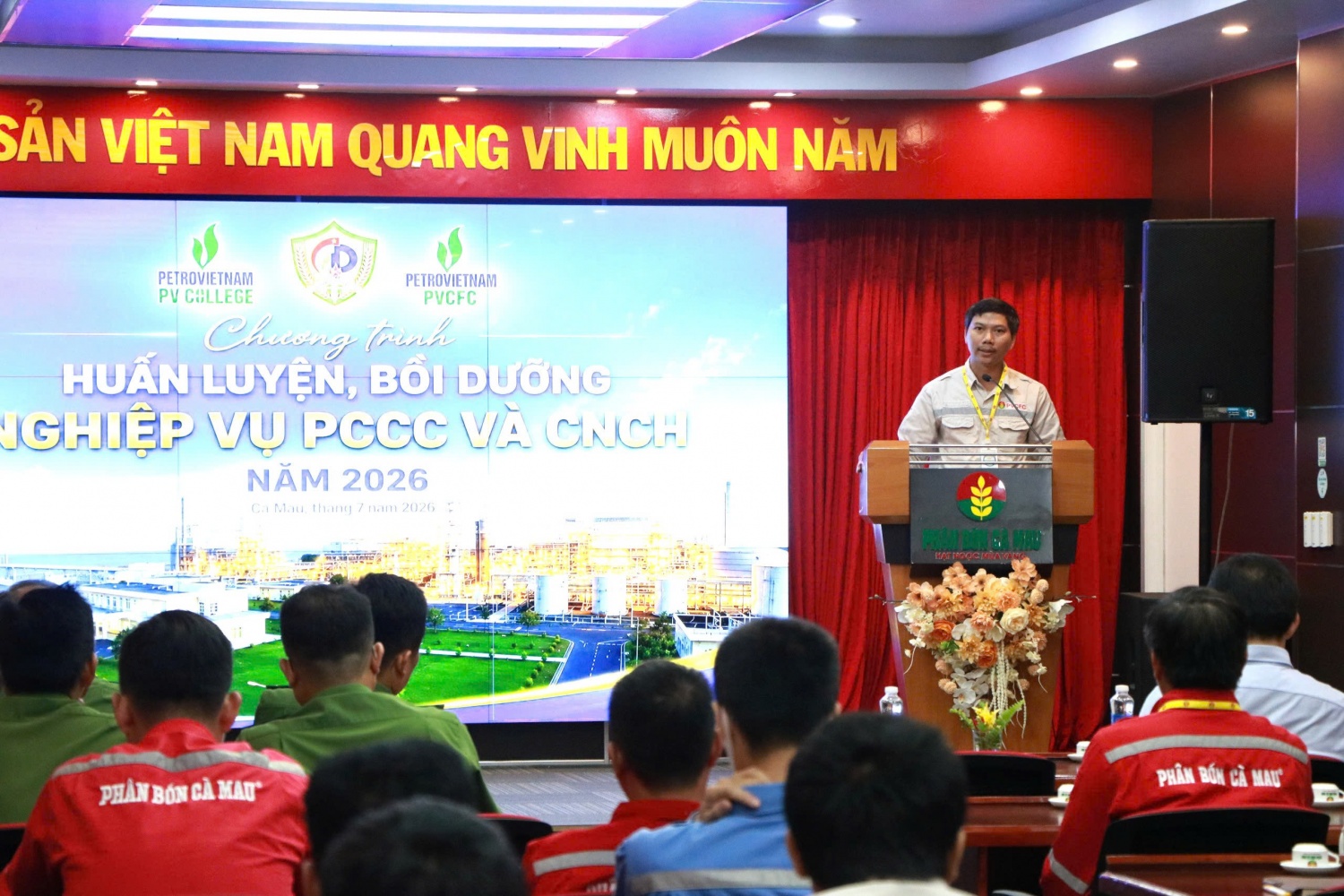 Nhà máy Đạm Cà Mau tổ chức huấn luyện PCCC và CNCH, nâng cao năng lực ứng phó sự cố