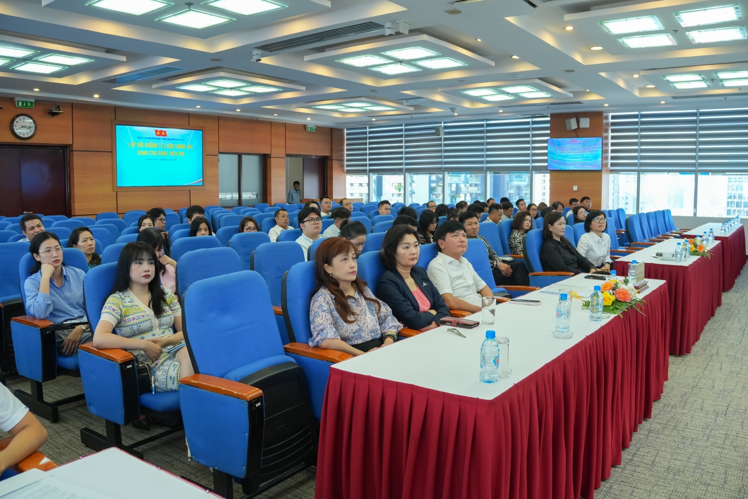 Petrovietnam khai giảng lớp bồi dưỡng lý luận chính trị dành cho đảng viên mới năm 2026