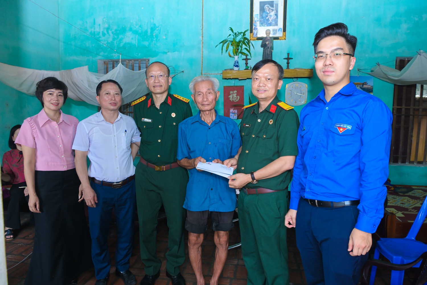Petrovietnam thăm và tặng quà các thương, bệnh binh tại Hưng Yên, Ninh Bình Petrovietnam thăm và tặng quà các thương, bệnh binh tại Hưng Yên, Ninh Bình
