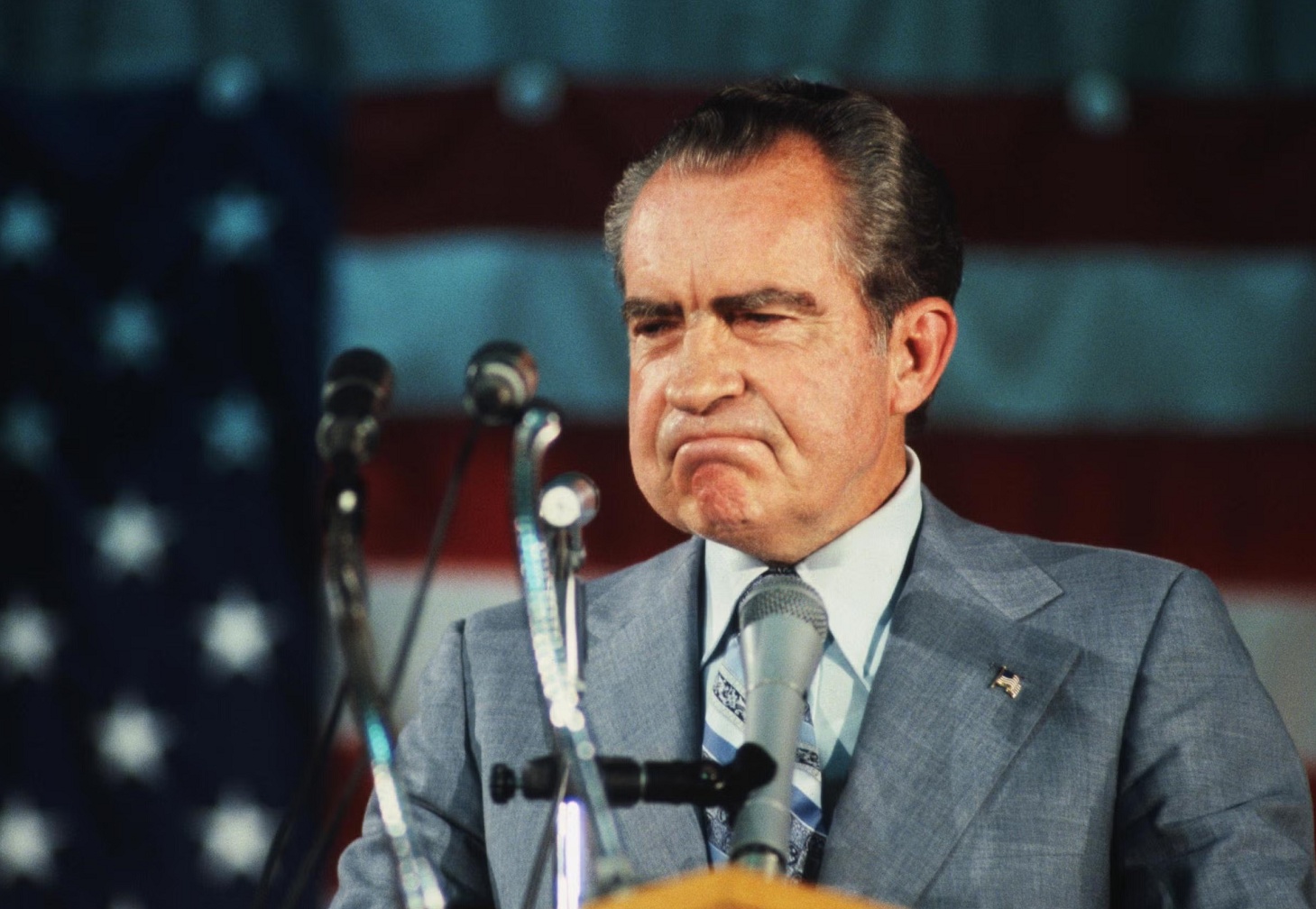 Richard Nixon đã xử lý khủng hoảng dầu mỏ năm 1973 như thế nào?