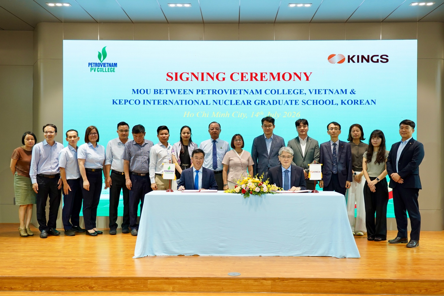 PV College và KEPCO International Nuclear Graduate School (KINGS) ký kết hợp tác đào tạo nguồn nhân lực hạt nhân chất lượng cao PV College và KINGS ký kết hợp tác đào tạo nguồn nhân lực hạt nhân chất lượng cao