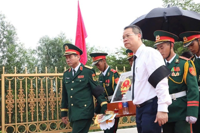 Đà Nẵng: Truy điệu, an táng hài cốt các liệt sĩ vừa được quy tập trong hang Đá Sập