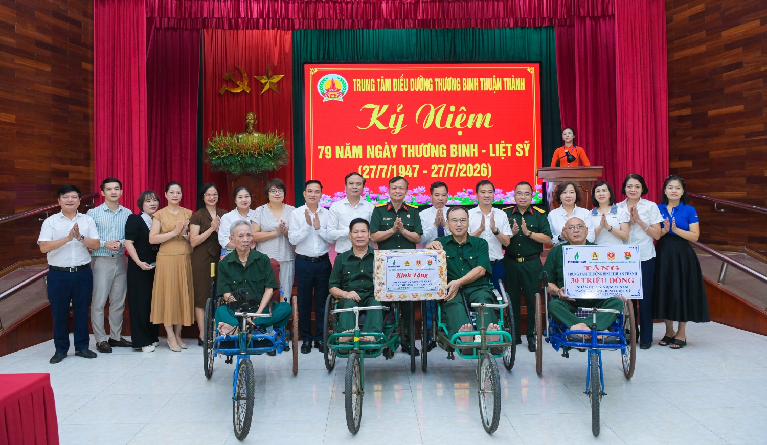 Petrovietnam trao tặng 25 tỷ đồng, chung tay chăm lo người có công với cách mạng