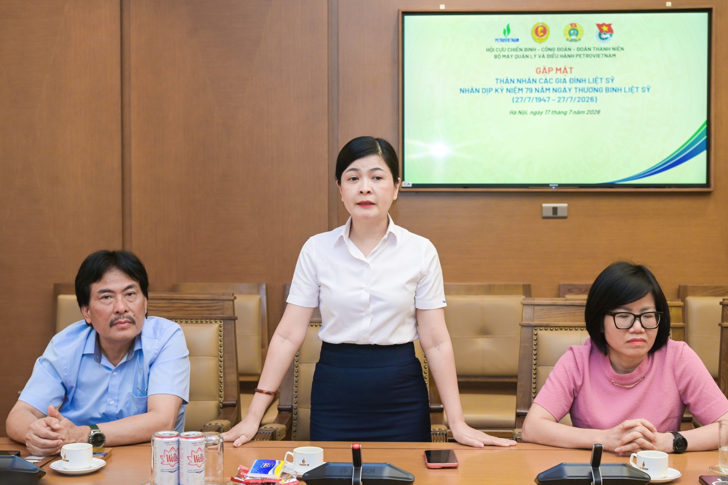 Đồng chí Vũ Tuyết Thanh Hà - Phó Trưởng Ban Quản trị Nguồn nhân lực mong muốn trong thời gian tới, các hoạt động tri ân sẽ tiếp tục được triển khai với nhiều hình thức phong phú, thiết thực hơn, góp phần tăng cường sự gắn kết giữa người lao động với Tập đoàn. Đồng chí Vũ Tuyết Thanh Hà - Phó Trưởng Ban Quản trị Nguồn nhân lực mong muốn trong thời gian tới, các hoạt động tri ân sẽ tiếp tục được triển khai với nhiều hình thức phong phú, thiết thực hơn, góp phần tăng cường sự gắn kết giữa người lao động với Tập đoàn.