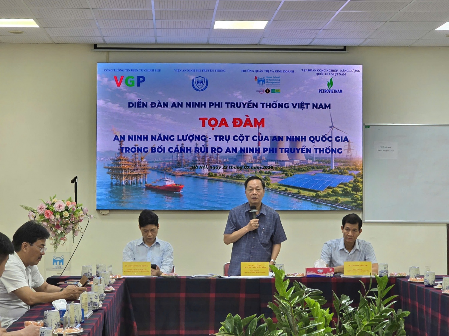 Chuyên gia hiến kế củng cố an ninh năng lượng trước rủi ro địa chính trị Chuyên gia hiến kế củng cố an ninh năng lượng trước rủi ro địa chính trị