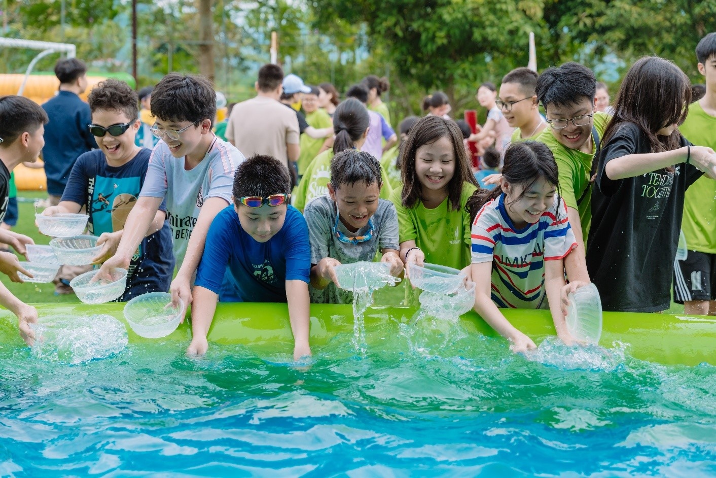 Nụ cười hồn nhiên của các em là phần thưởng vô giá đối với Ban Tổ chức