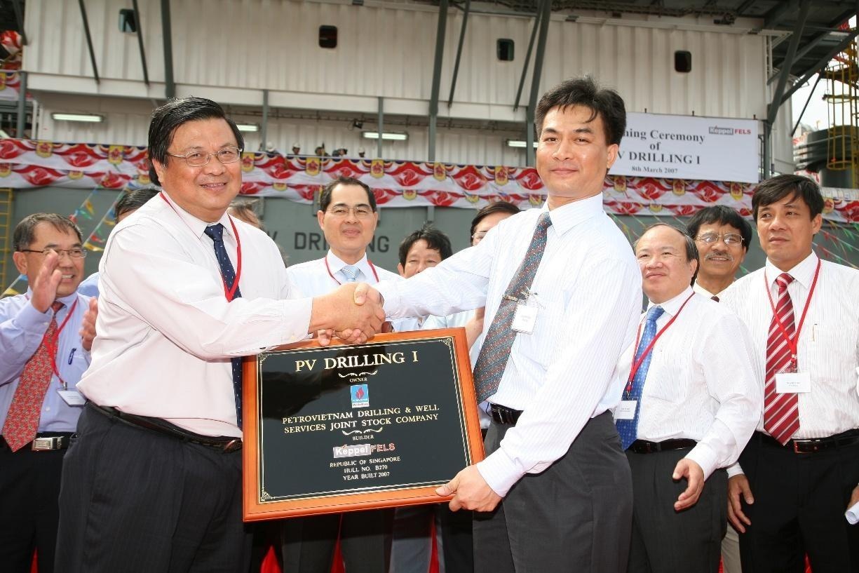 Lễ đặt tên giàn khoan tự nâng đầu tiên PV DRILLING I tại Singapore vào năm 2007 (Ảnh tư liệu)