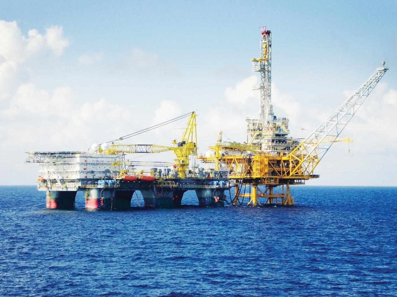 Giàn khoan nước sâu TAD – PV DRILLING V khoan cho Dự án Biển Đông 01 trong 5 năm 2011 – 2015 (Ảnh tư liệu)