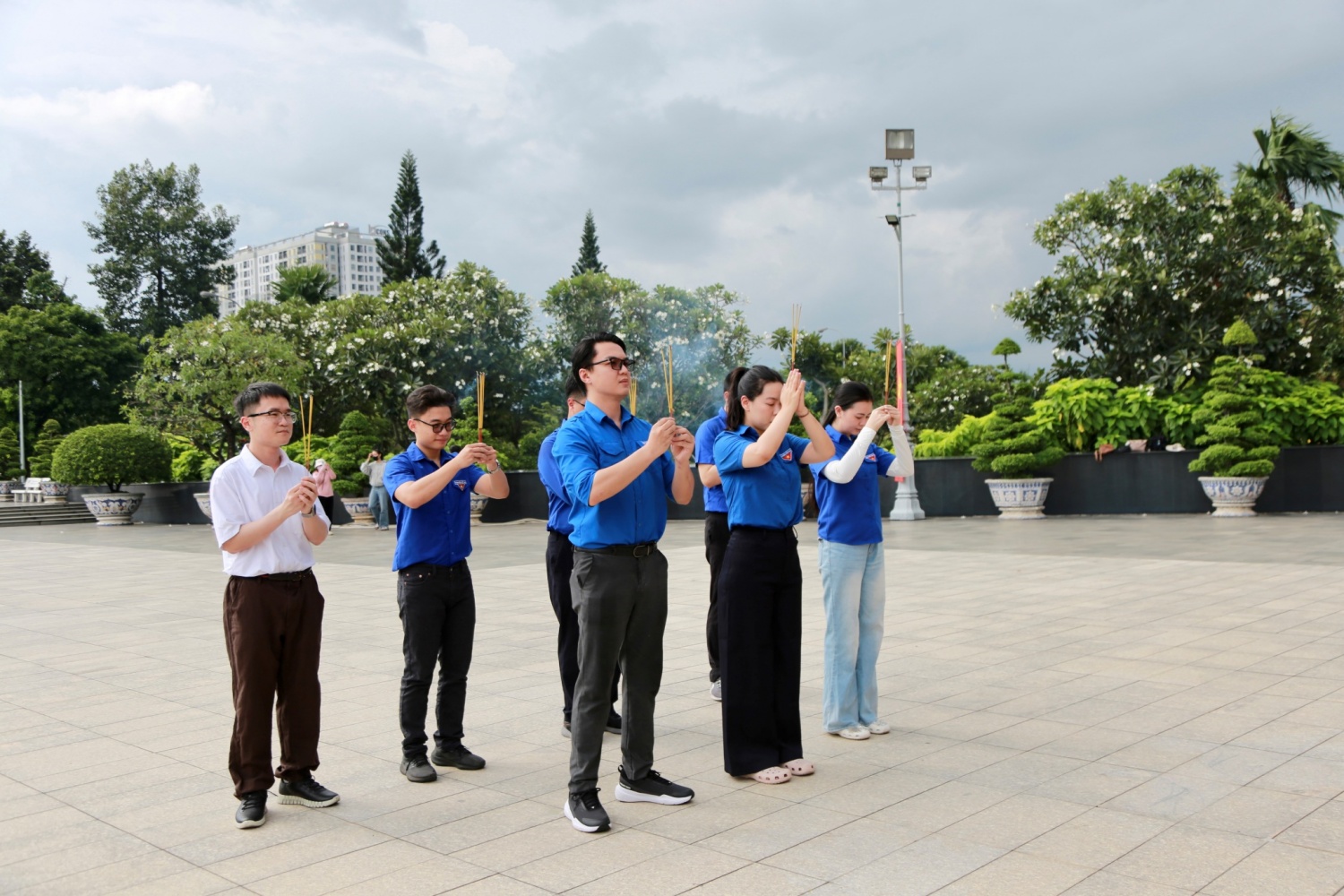 PQPOC tri ân các Anh hùng liệt sĩ, lan tỏa truyền thống “Uống nước nhớ nguồn” PQPOC tri ân các Anh hùng liệt sĩ, lan tỏa truyền thống “Uống nước nhớ nguồn”