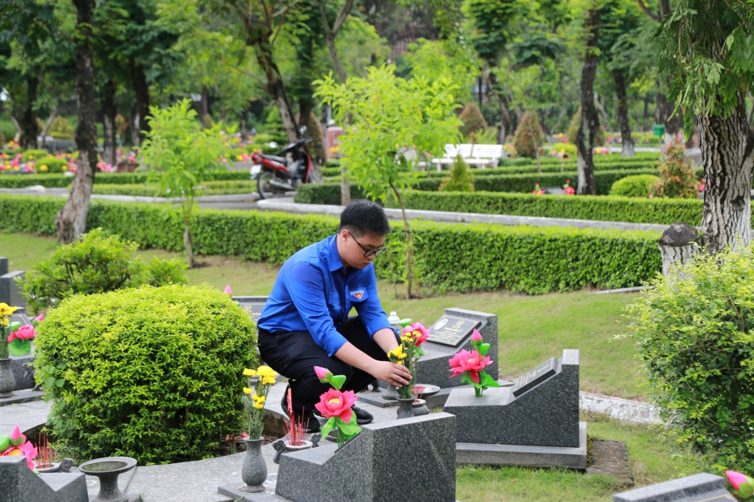 PQPOC tri ân các Anh hùng liệt sĩ, lan tỏa truyền thống “Uống nước nhớ nguồn” PQPOC tri ân các Anh hùng liệt sĩ, lan tỏa truyền thống “Uống nước nhớ nguồn”