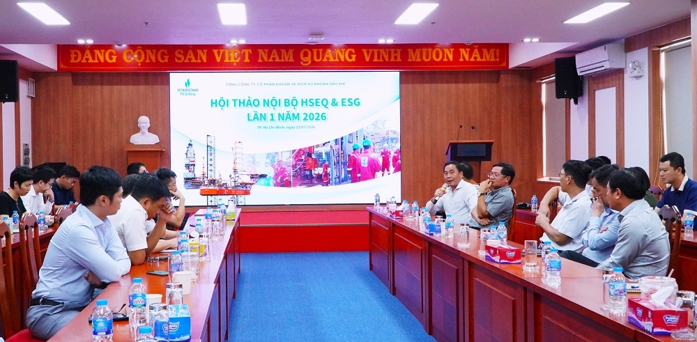 Đại biểu trao đổi tại Hội thảo