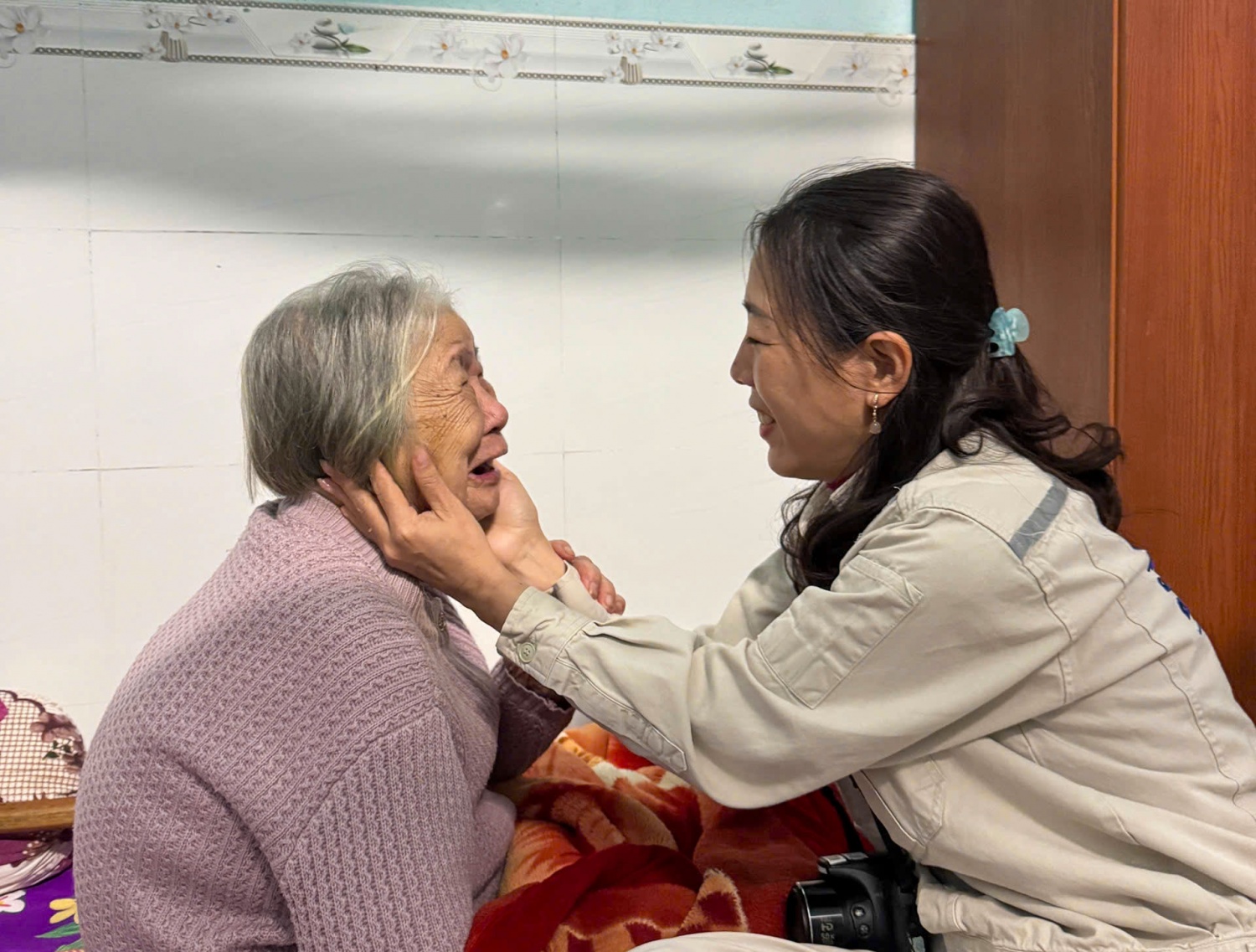 Với chị Đào Thị Thanh Tuyền hay các CBCNV BSR, Mẹ VNAH Phạm Thị Nhung từ lâu đã là người thân trong gia đình BSR.
