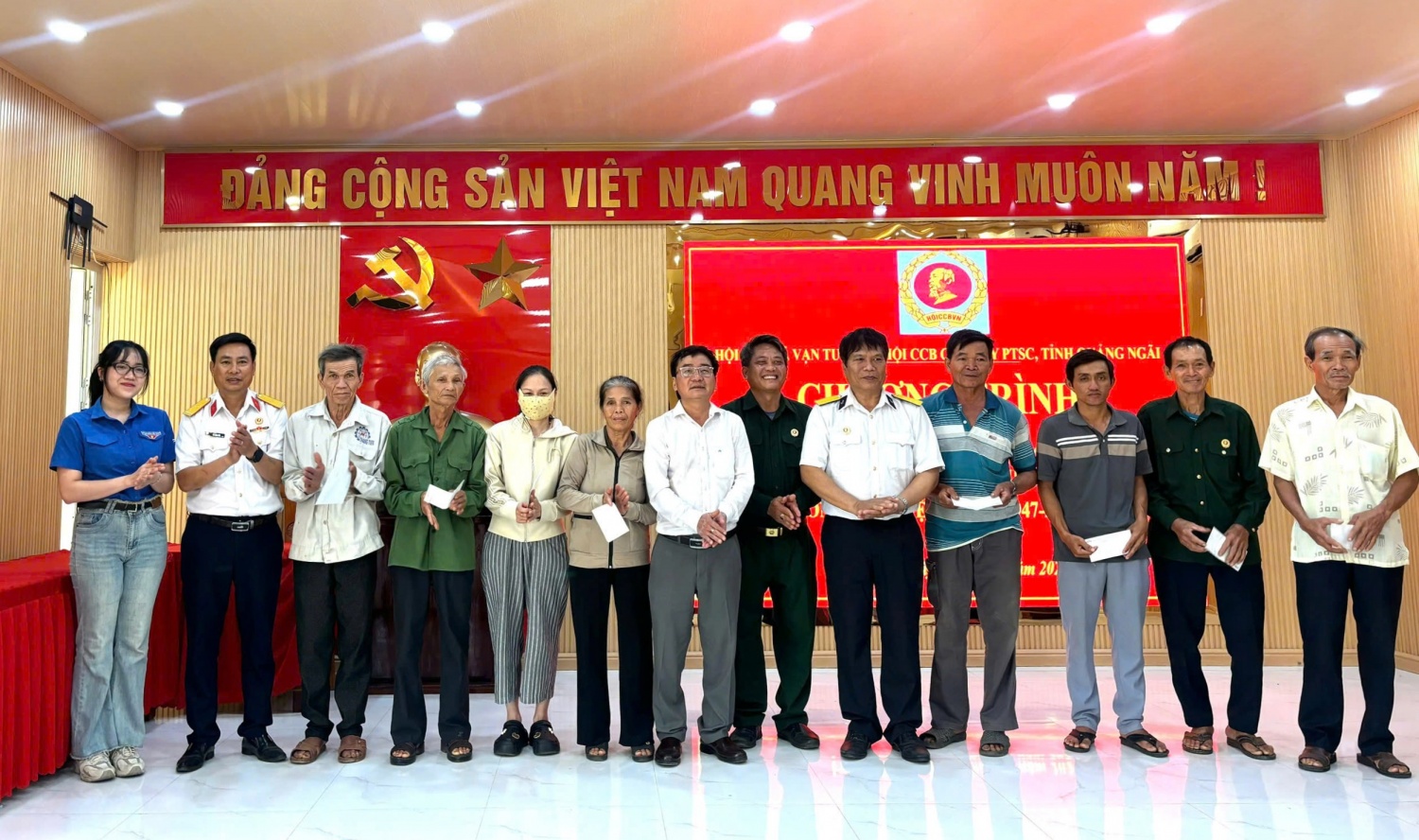 PTSC Quảng Ngãi tri ân người có công với cách mạng xã Vạn Tường