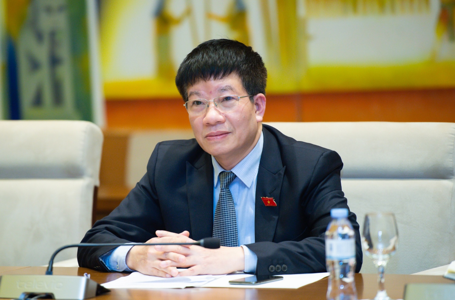 Cởi bỏ Cởi bỏ