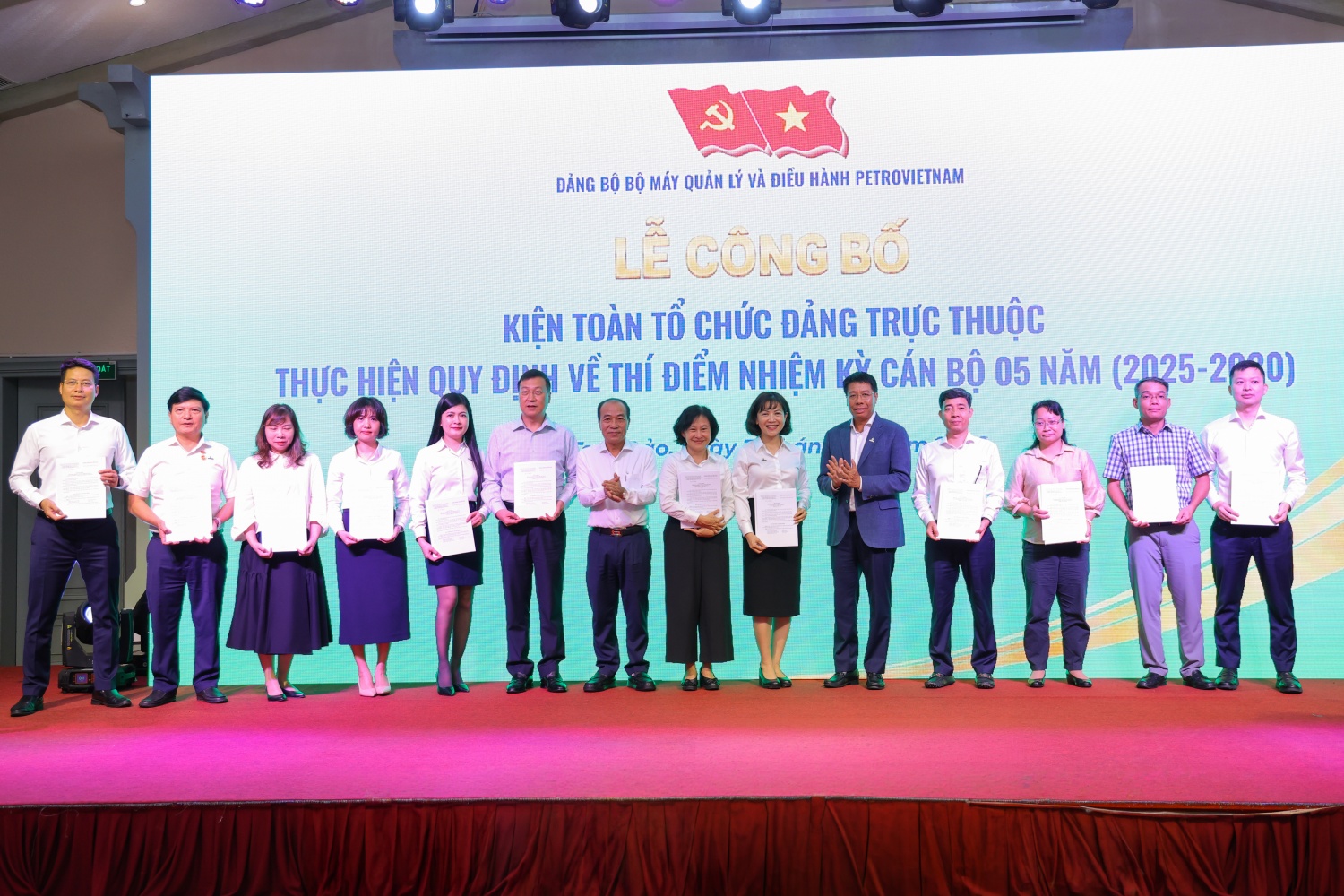 Đảng bộ Bộ máy Quản lý và Điều hành Petrovietnam kiện toàn tổ chức bộ máy của các tổ chức đảng trực thuộc Đảng bộ Bộ máy QL&ĐH Petrovietnam kiện toàn tổ chức bộ máy các tổ chức đảng trực thuộc