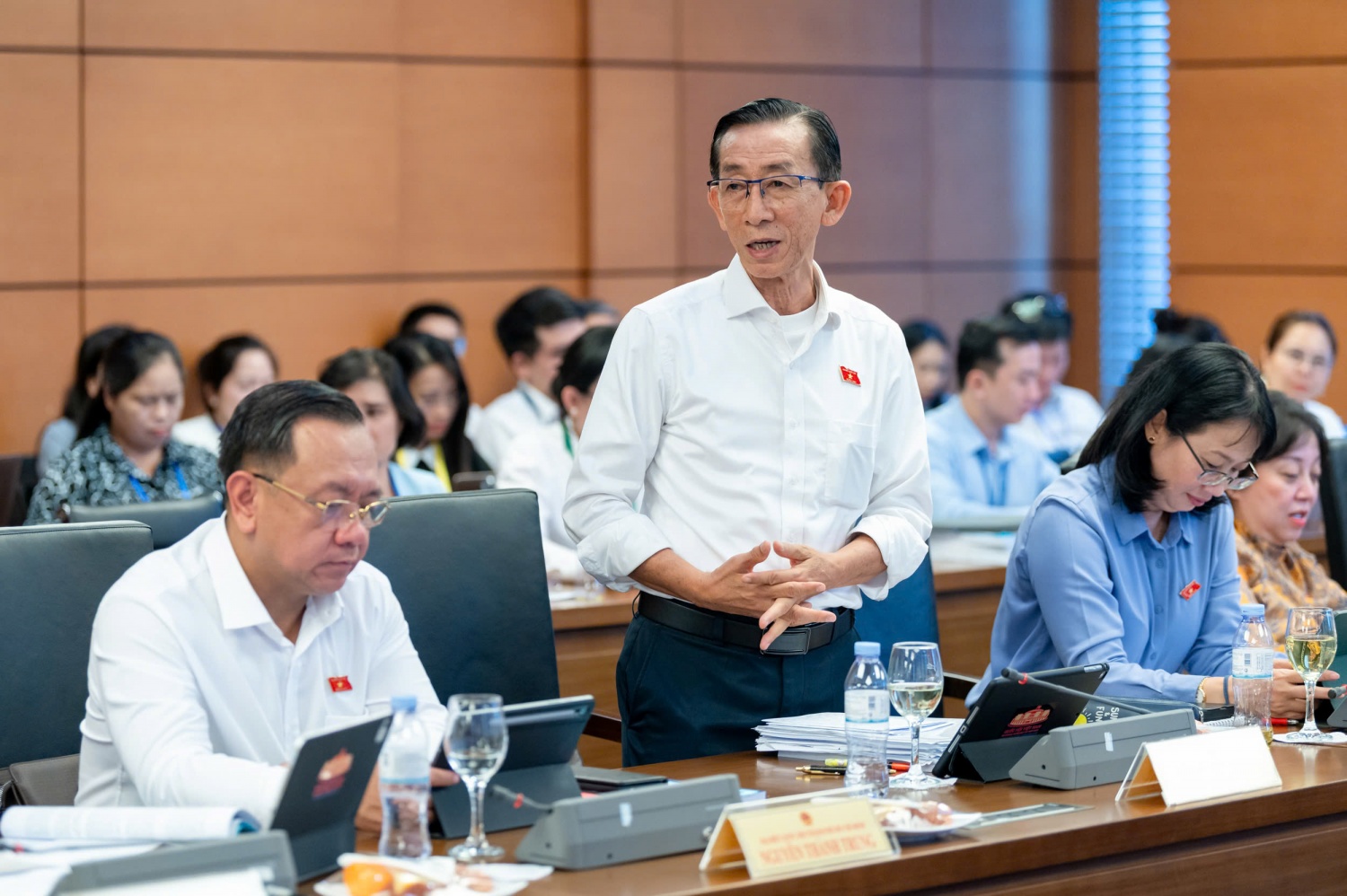 Cắt giảm điều kiện kinh doanh phải thực chất, không để phát sinh “giấy phép con” Cắt giảm điều kiện kinh doanh phải thực chất, không để phát sinh “giấy phép con”