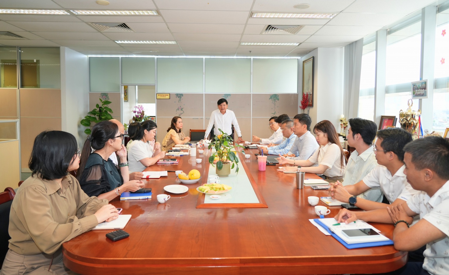 Đồng chí Trần Quang Dũng - Phó Bí thư Thường trực Đảng ủy Tập đoàn sinh hoạt chi bộ Đồng chí Trần Quang Dũng - Phó Bí thư Thường trực Đảng ủy Tập đoàn sinh hoạt chi bộ