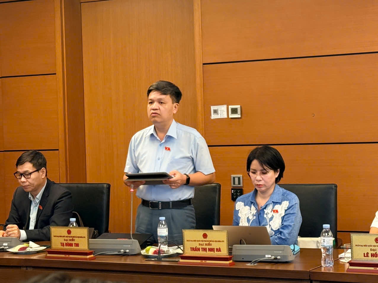 ĐBQH Tạ Đình Thi: Cần thiết lập cơ chế khai thác hạ tầng dầu khí phục vụ phát triển kinh tế biển ĐBQH Tạ Đình Thi: Cần thiết lập cơ chế khai thác hạ tầng dầu khí phục vụ phát triển kinh tế biển
