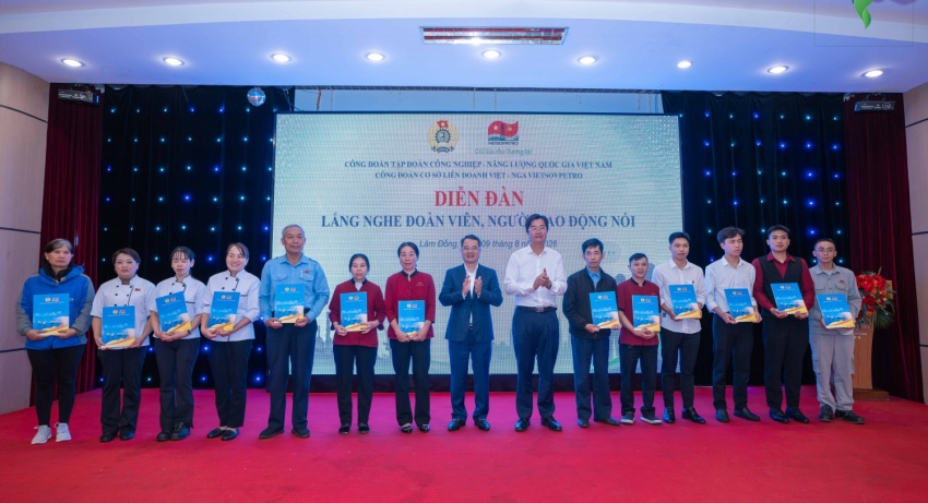 Công đoàn Vietsovpetro tổ chức Diễn đàn “Lắng nghe đoàn viên, người lao động nói”: Đồng hành cùng cơ sở