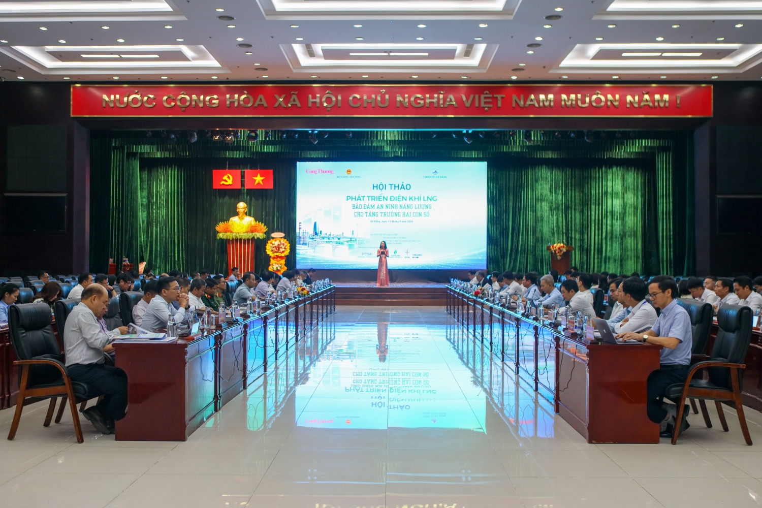 Cần mở rộng đối tượng được phép mua bán điện trực tiếp từ các dự án điện khí LNG