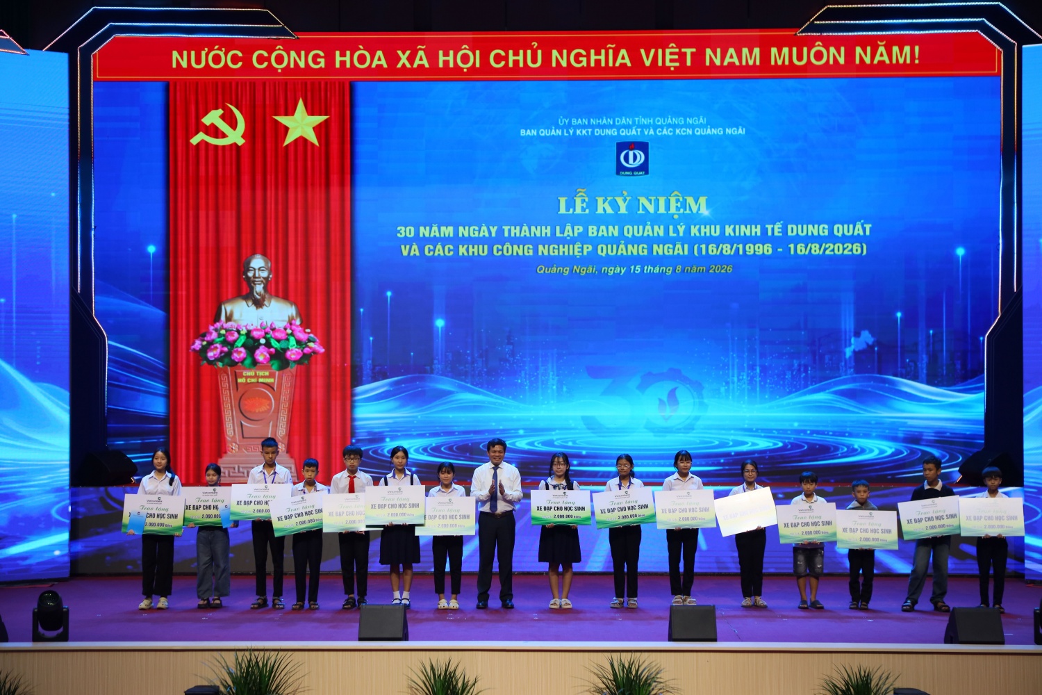 Lọc hoá dầu và gang thép góp phần khẳng định vị thế của KKT Dung Quất