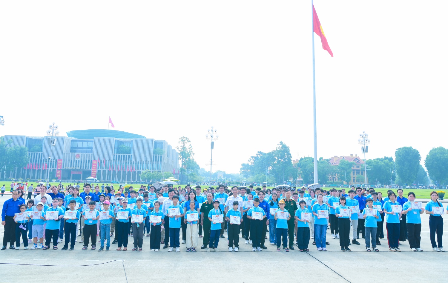 PETROVIETNAM tổ chức lễ báo công dâng Bác: Tiếp nối truyền thống, nuôi dưỡng những “người đi tìm lửa” thế hệ mới PETROVIETNAM tổ chức lễ báo công dâng Bác: Tiếp nối truyền thống, nuôi dưỡng những “người đi tìm lửa” thế hệ mới