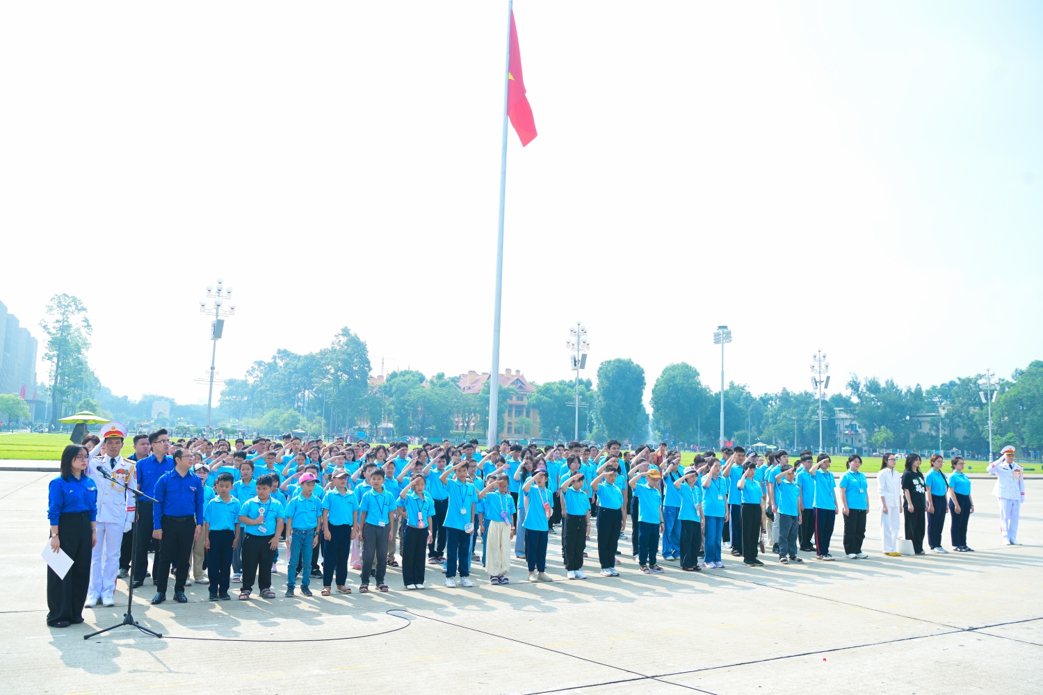 PETROVIETNAM tổ chức lê tuyên dương học sinh giỏi: Tiếp nối truyền thống, nuôi dưỡng những “người đi tìm lửa” thế hệ mới PETROVIETNAM tổ chức lê tuyên dương học sinh giỏi: Tiếp nối truyền thống, nuôi dưỡng những “người đi tìm lửa” thế hệ mới