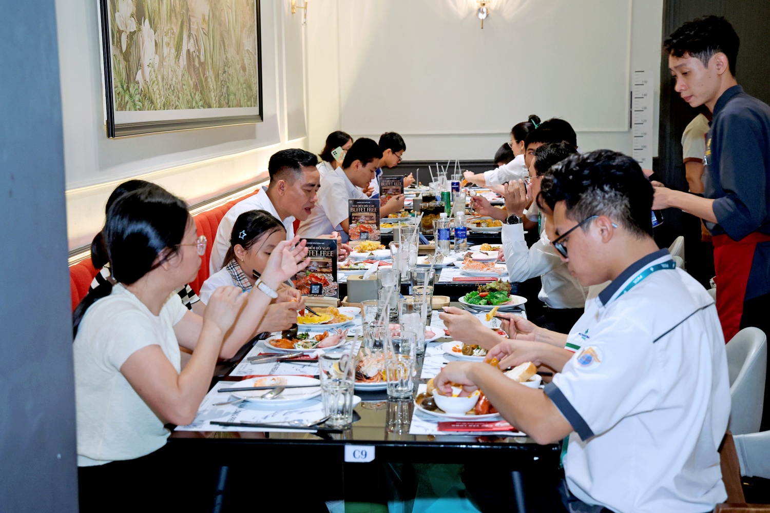 PVOIL tuyên dương các học sinh đạt thành tích cao, nâng bước thế hệ tương lai
