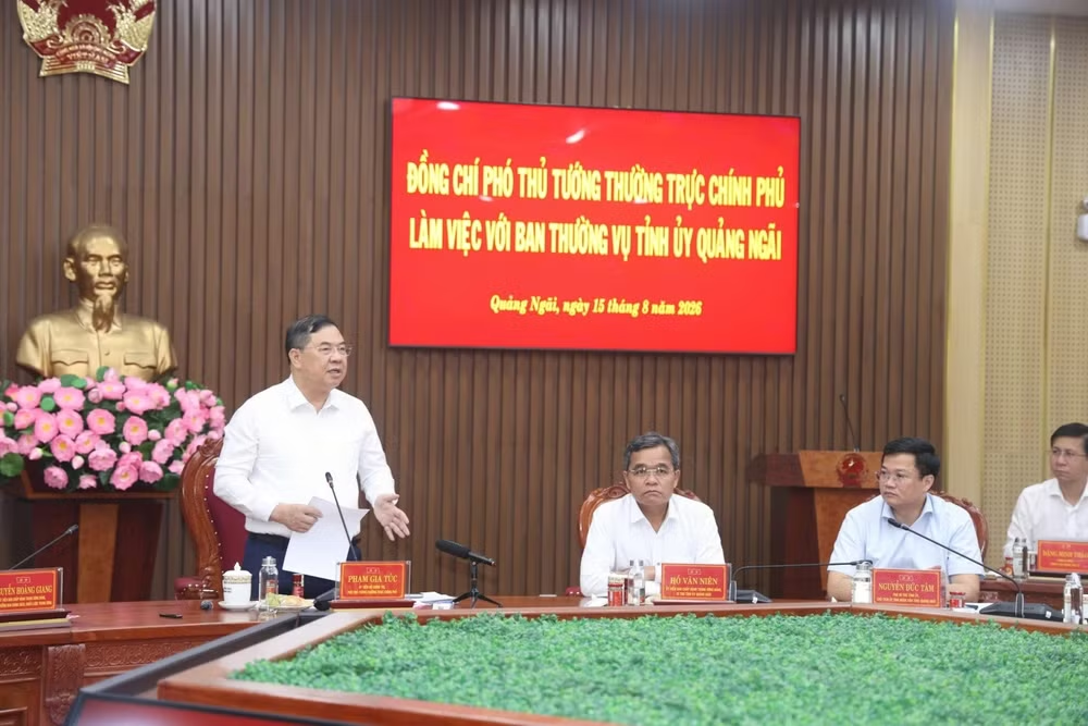 General Director Le Manh Cuong: PETROVIETNAM focuses its resources on building an industrial and energy ecosystem in Dung Quat General Director Le Manh Cuong: PETROVIETNAM focuses its resources on building an industrial and energy ecosystem in Dung Quat