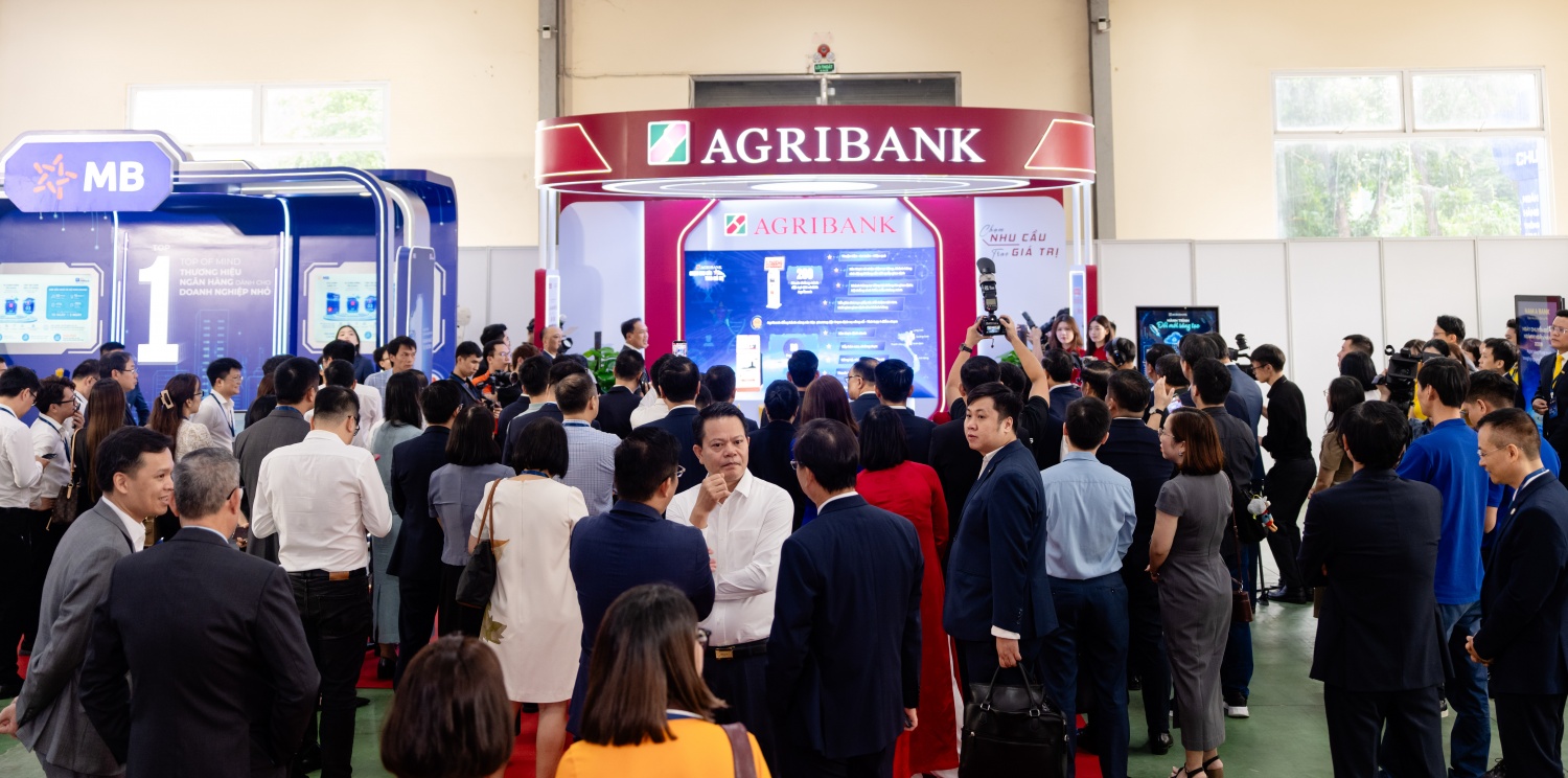 Agribank tăng tốc chuyển đổi số Agribank tăng tốc chuyển đổi số