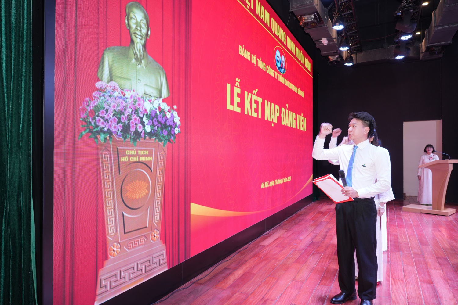 PVEP kết nạp đảng viên mới tại “địa chỉ đỏ”, tiếp lửa truyền thống cách mạng