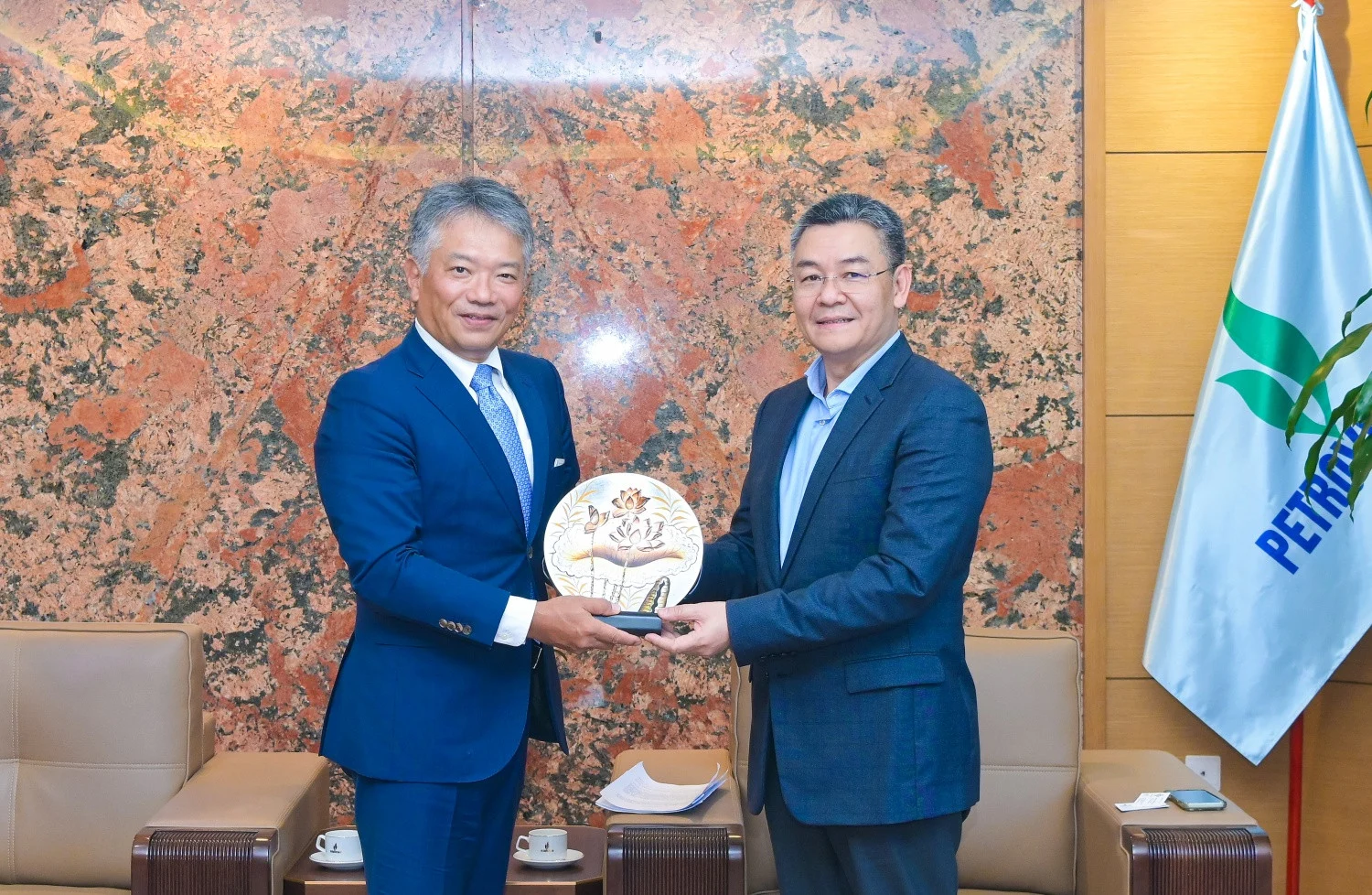 PETROVIETNAM and Mitsui promote cooperation in the energy sector
